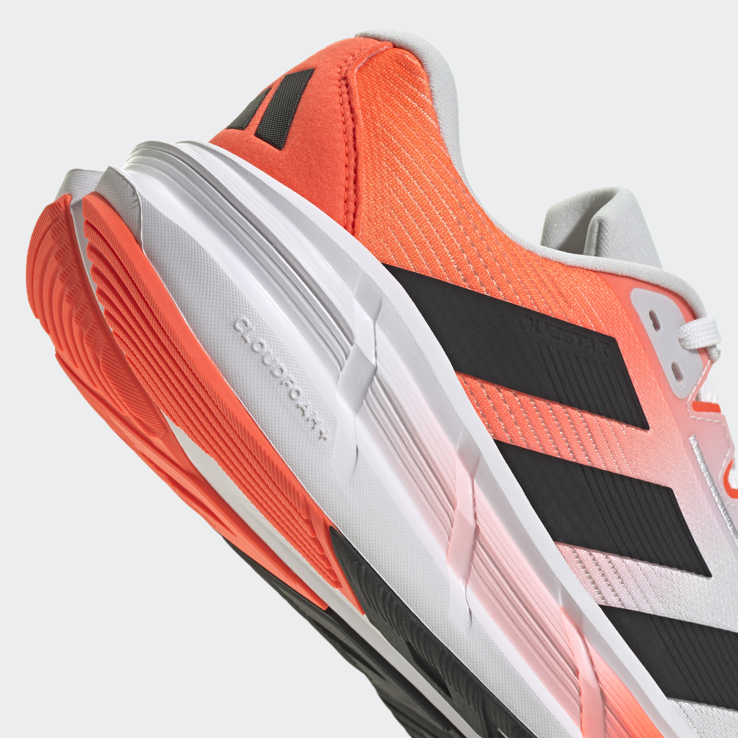 Questar 3 Running shoe